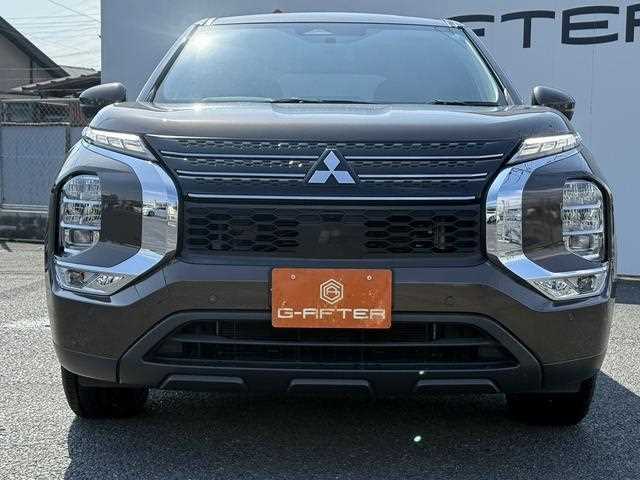 Mitsubishi Outlander 2023 — миниатюра 2