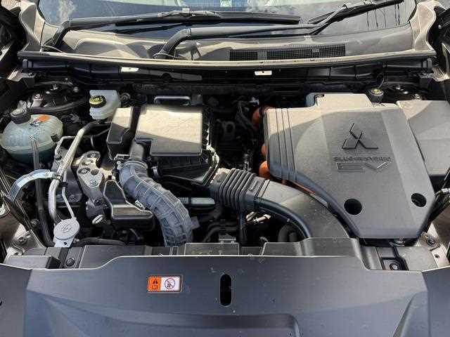 Mitsubishi Outlander 2023 — миниатюра 9