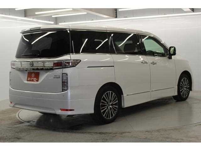 Nissan Elgrand 2024 — миниатюра 7