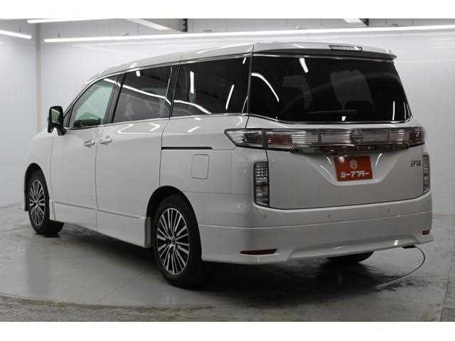 Nissan Elgrand 2024 — миниатюра 9