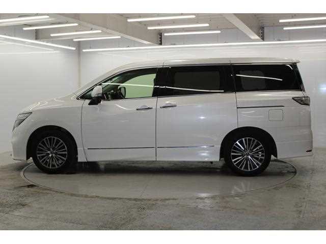 Nissan Elgrand 2024 — миниатюра 10