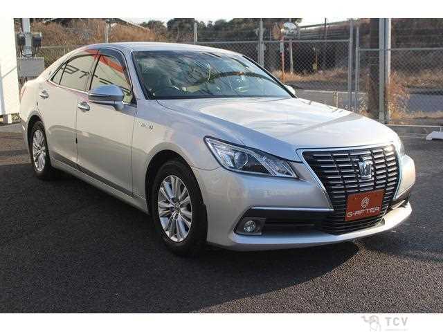 2013 Toyota Crown Hybrid