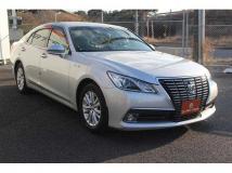 2013 Toyota Crown Hybrid
