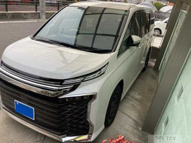 2023 Toyota Voxy