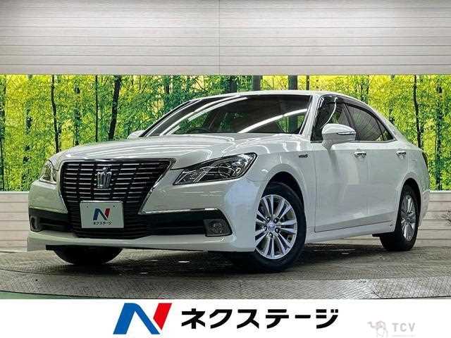 2013 Toyota Crown Hybrid