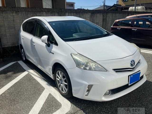 2013 Toyota PRIUS α