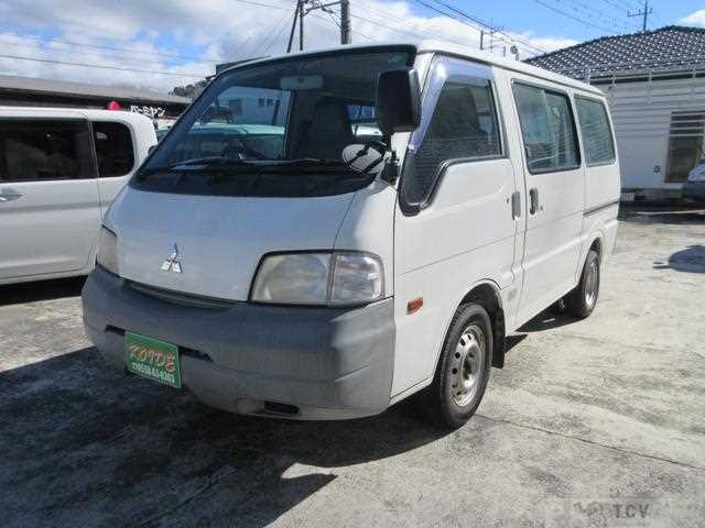 2011 Mitsubishi Delica Van