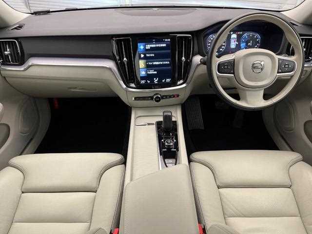 Volvo V60 2022 — миниатюра 3