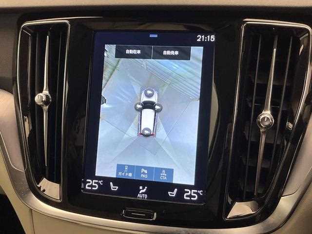 Volvo V60 2022 — миниатюра 7