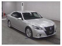 2013 Toyota Crown Hybrid