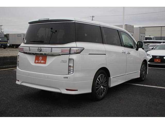 Nissan Elgrand 2024 — фото 3 купить в Москве
