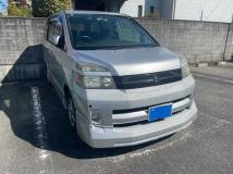 2005 Toyota Voxy