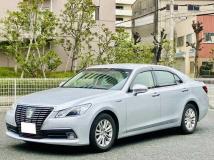 2013 Toyota Crown Hybrid