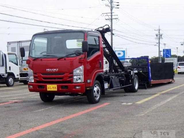 2018 Isuzu Elf Truck