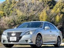 2013 Toyota Crown Hybrid