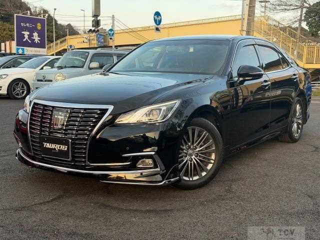 2013 Toyota Crown Hybrid