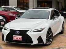 2021 Lexus IS