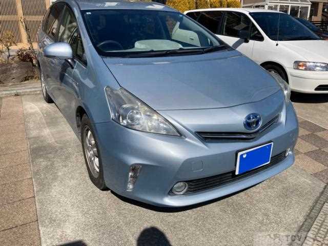 2013 Toyota PRIUS α