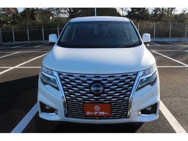 Nissan Elgrand 2023 — фото 5 купить в Москве