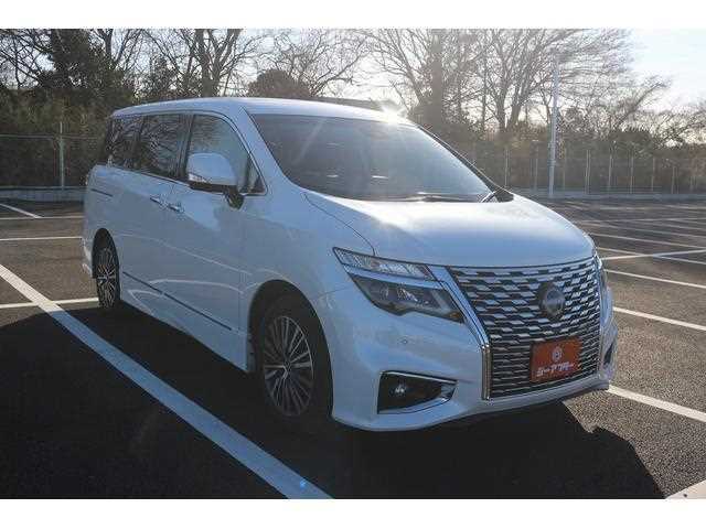 Nissan Elgrand 2023 — фото 7 купить в Москве
