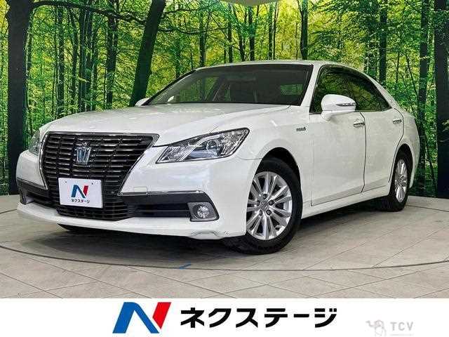 2013 Toyota Crown Hybrid