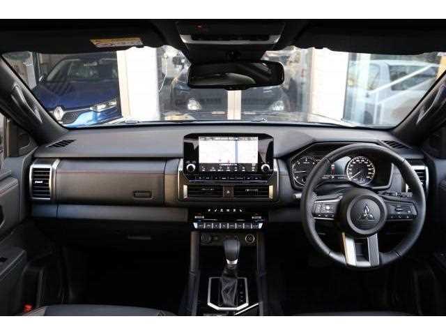 Mitsubishi Triton 2024 — фото 4 купить в Москве