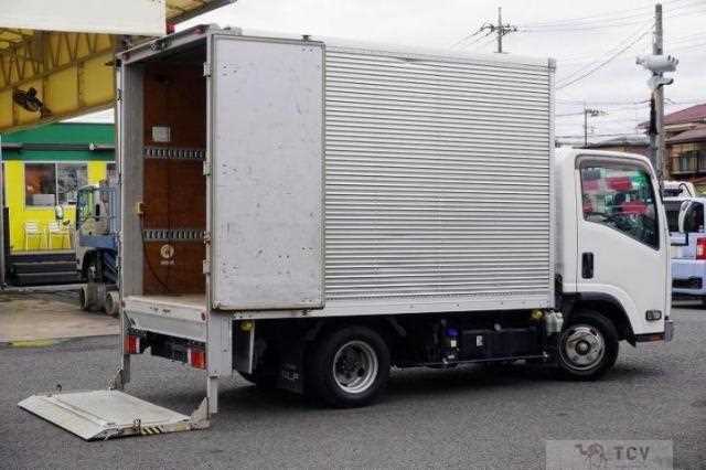 2021 Isuzu Elf Truck