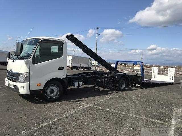 2022 Hino Dutro