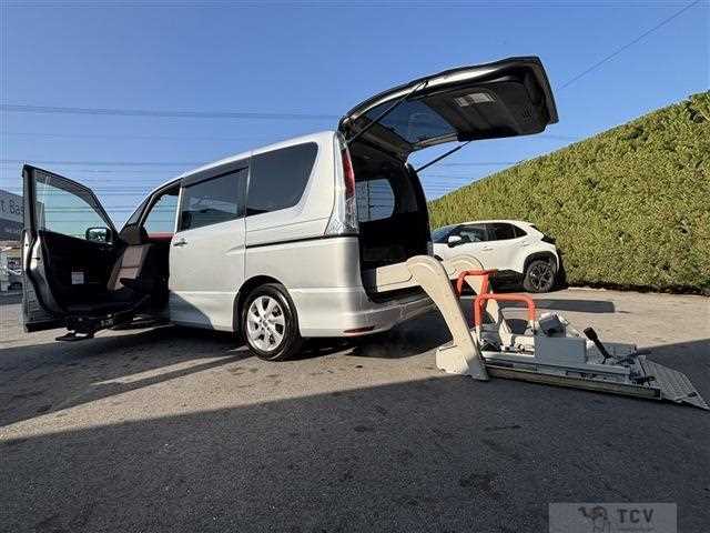 2011 Nissan Serena