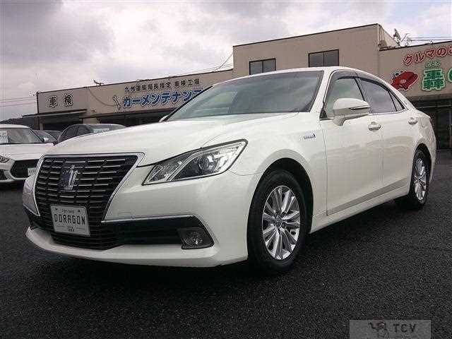 2014 Toyota Crown Hybrid