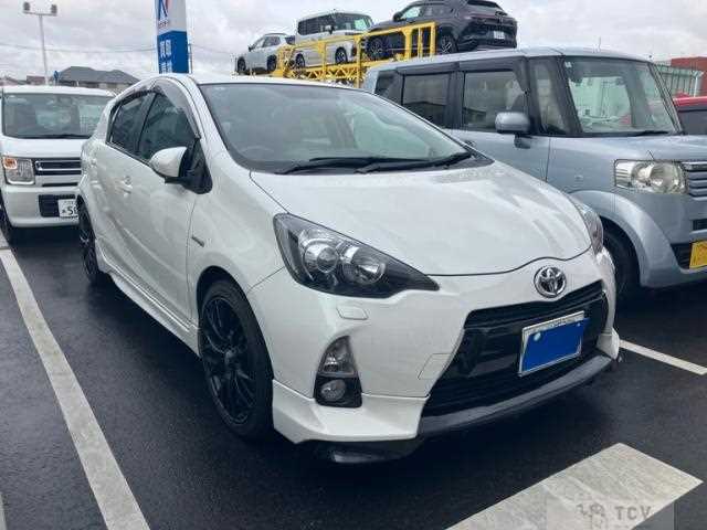 2013 Toyota AQUA