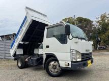 2013 Isuzu Elf Truck