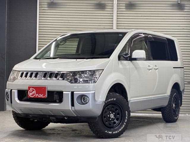 2017 Mitsubishi Delica D5