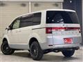 2017 Mitsubishi Delica D5