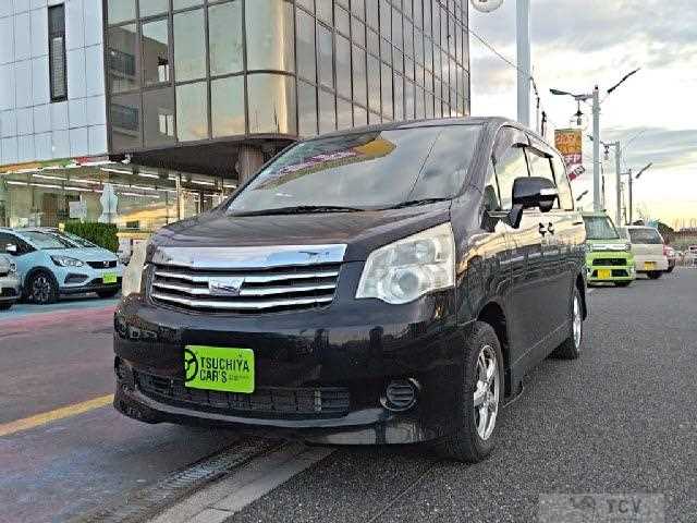 2013 Toyota Noah