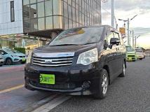 2013 Toyota Noah