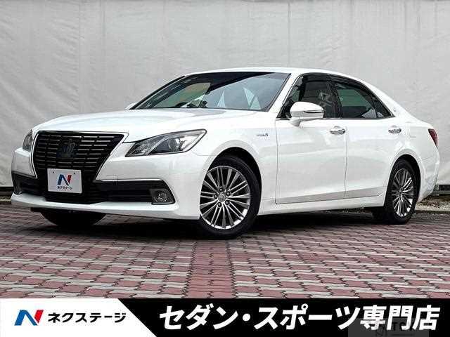 2015 Toyota Crown Hybrid