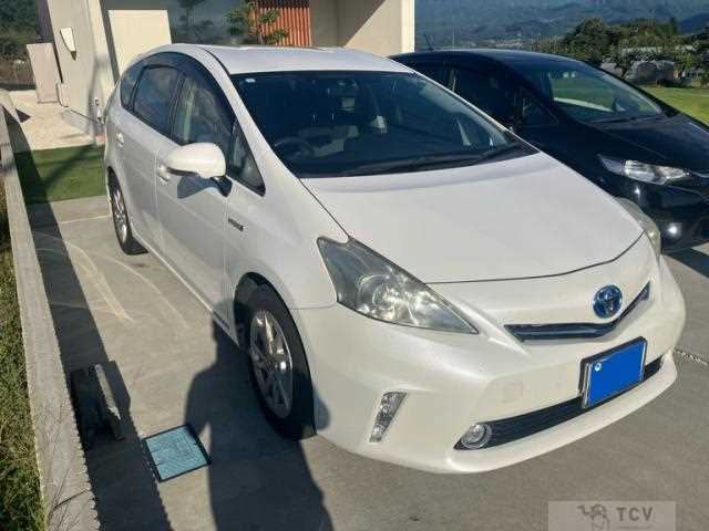 2013 Toyota PRIUS α