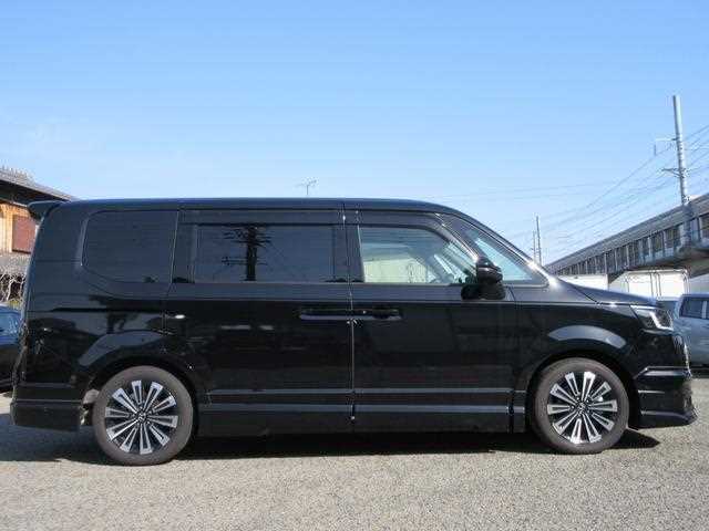 Honda Step WGN 2025 — фото 5 купить в Москве