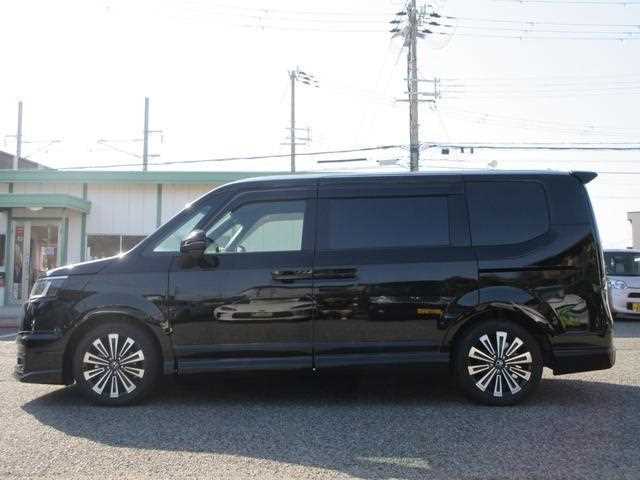 Honda Step WGN 2025 — фото 6 купить в Москве
