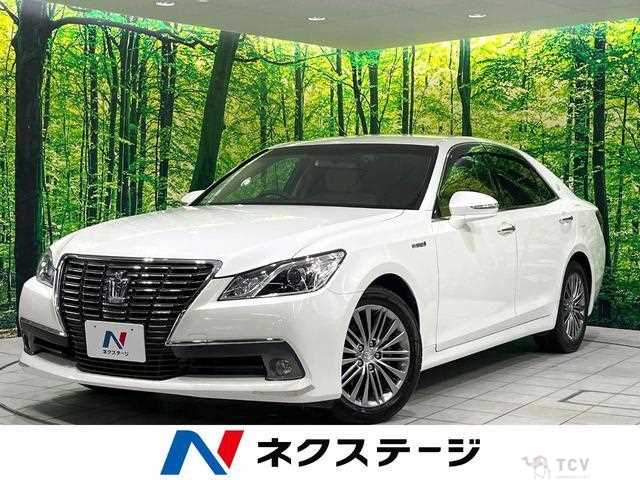 2013 Toyota Crown Hybrid