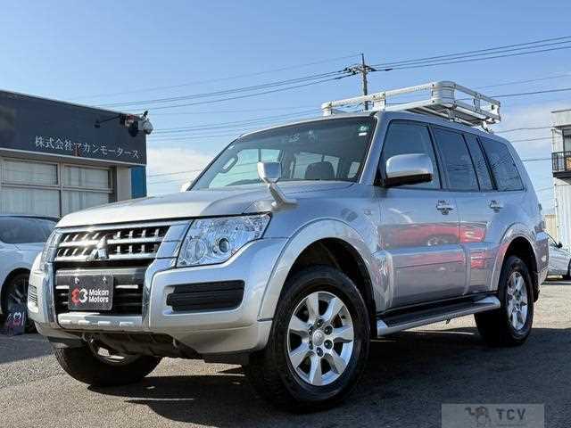 2018 Mitsubishi Pajero