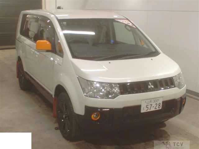 2017 Mitsubishi Delica D5