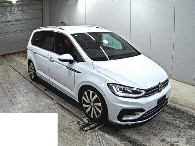 2017 Volkswagen Golf Touran