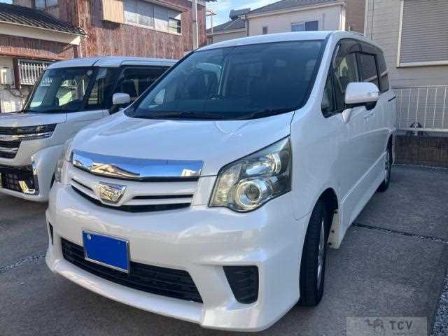 2011 Toyota Noah
