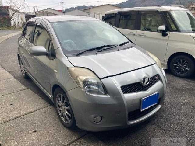 2005 Toyota Vitz