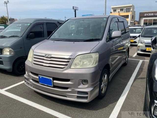 2003 Toyota Noah