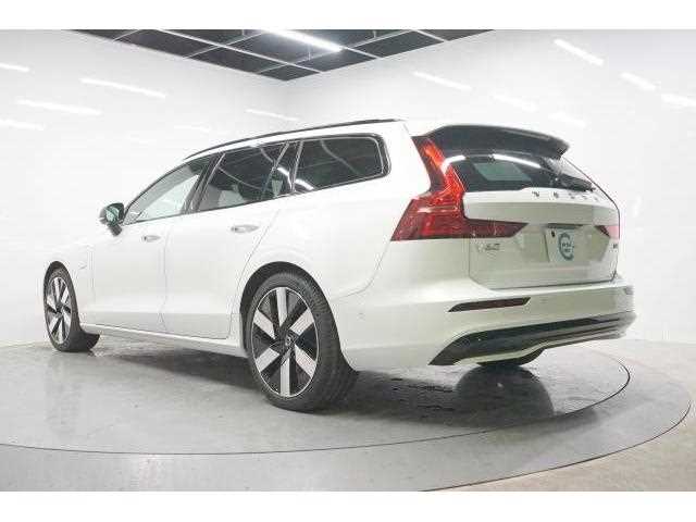 Volvo V60 2025 — фото 4 купить в Москве