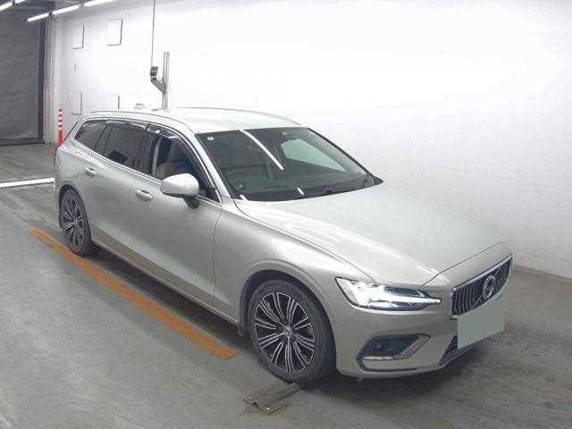 Volvo V60 2022 — миниатюра 2