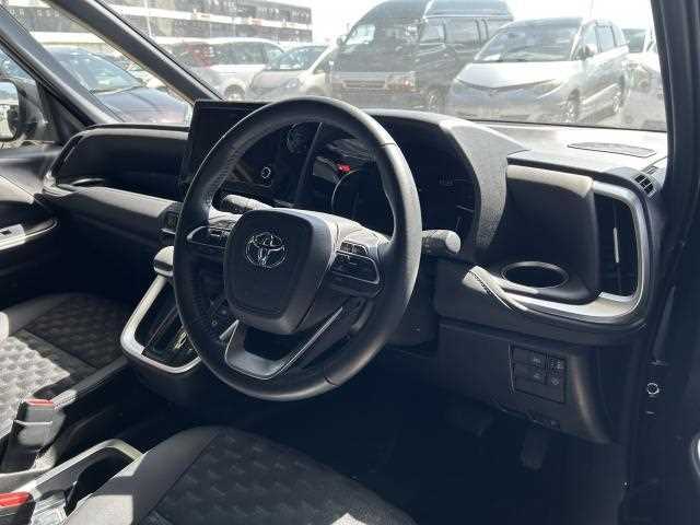 Toyota Voxy 2025 — миниатюра 4